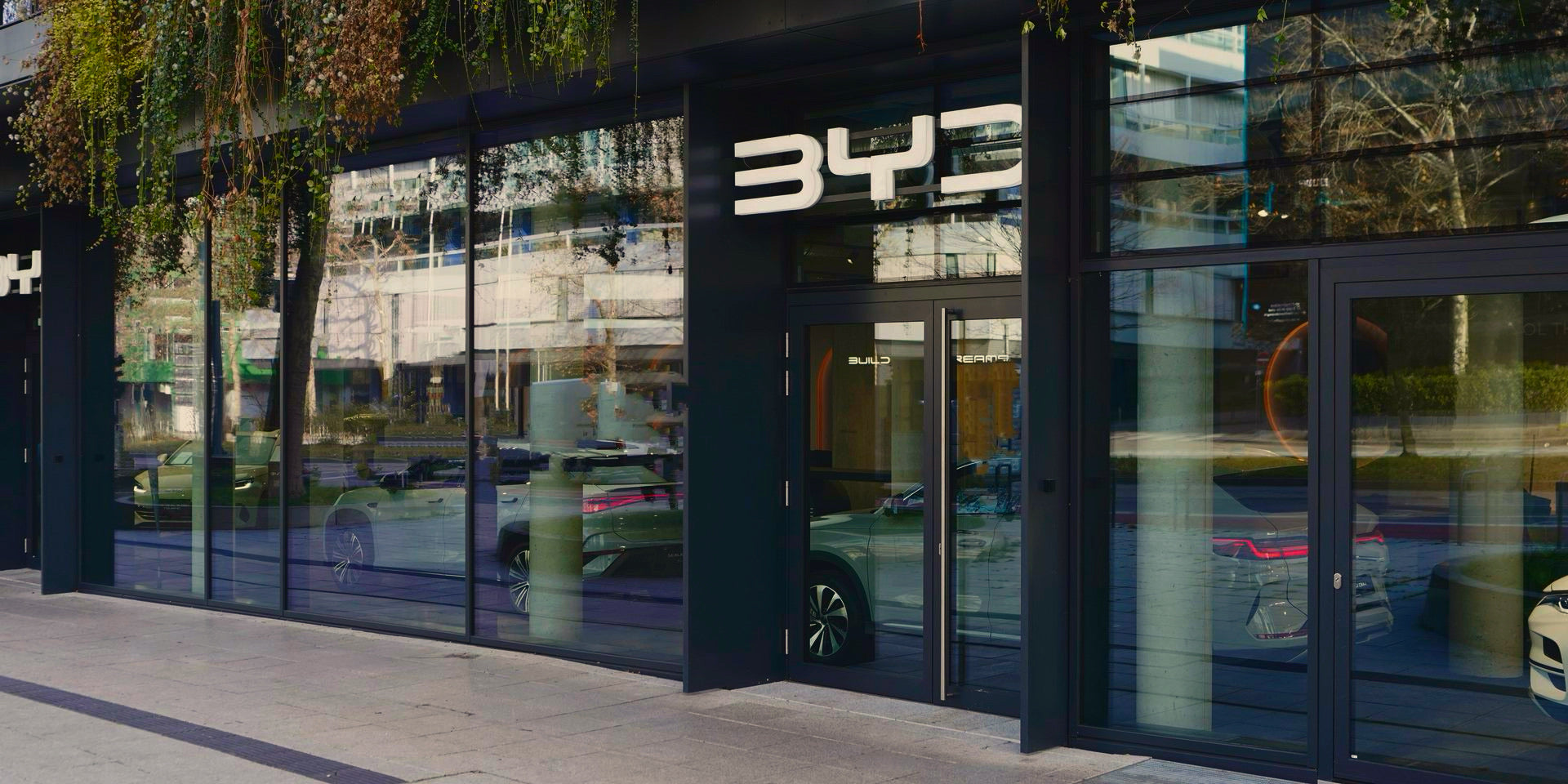 BYD Showroom - mit TB Cinematic LUT